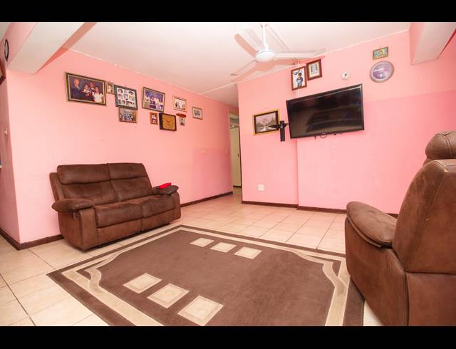 6 BEDROOM FREESTANDING FOR SALE IN MOBENI HEIGHTS